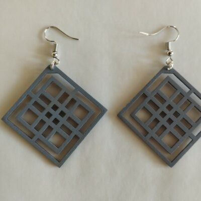 Boucles d’oreilles fantaisie femme grises à motif géométrique losange, bijoux modernes et légers
