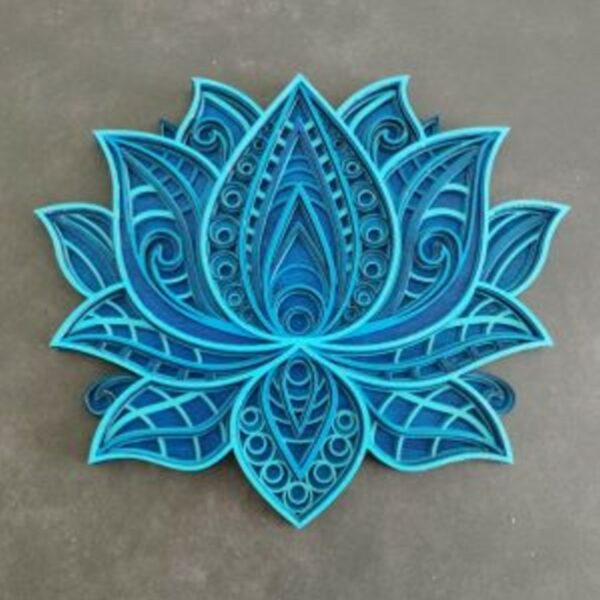 Fleur de lotus multicouches