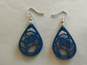 Boucles d'oreilles bleues forme de goutte motif floral de rose