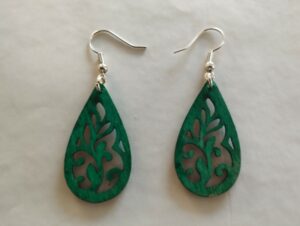 Boucles d'oreilles vertes forme de goutte motif floral