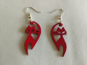 Boucles d'oreilles rouges chat stylise