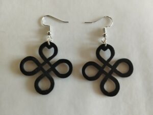 Boucles d'oreilles noires 4 boucles autour d'un carré